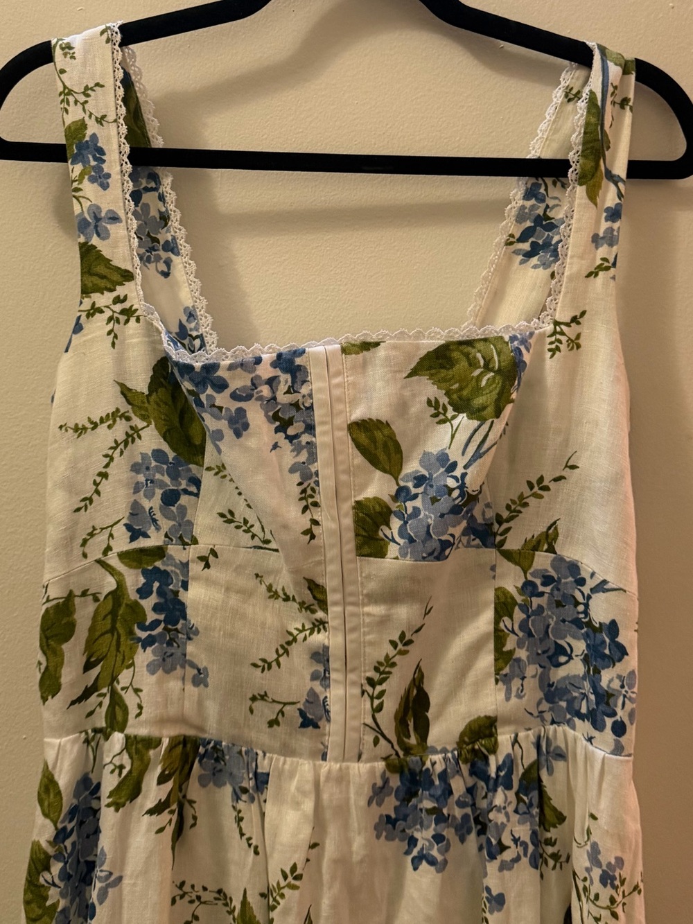 Reformation Tagliatelle Hydrangea print dress - Picture 13 of 13